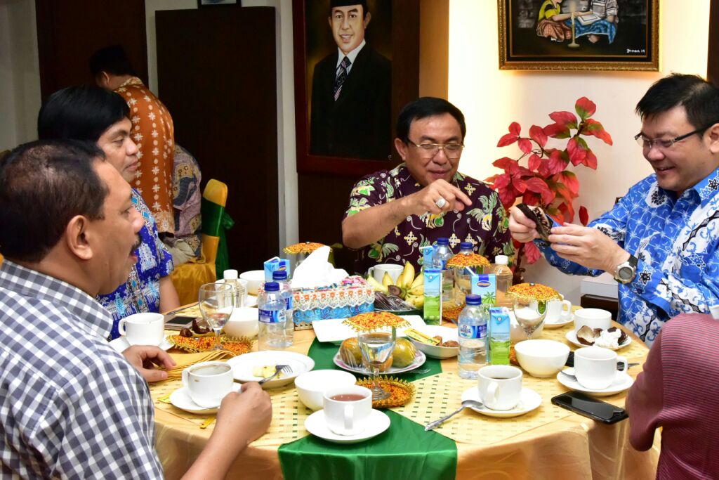 Bupati Wardan Sambut Tamu Dari Badan Restorasi Gambut RI