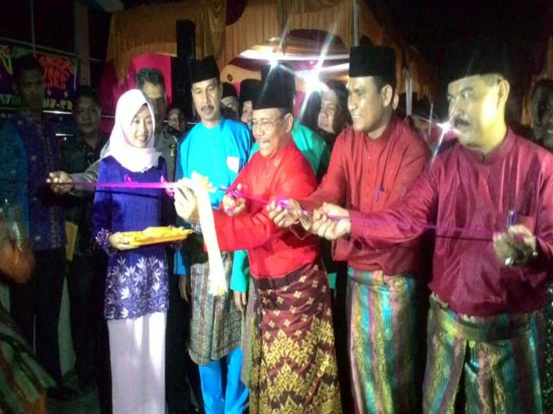 H. Arianto Plt. Sekda Kabupaten Bengkalis Buka resmi UEK Expo 2017 di Duri