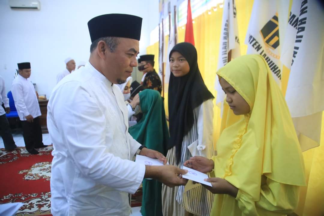 Menyambut 10 Muharram, Andi Suhaimi Memberikan Santunan Kepada 98 Anak Yatim