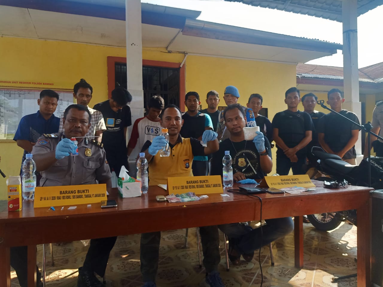 2 Pengedar Sabu Paket Besar Asal Dumai Di Tangkap Sat Reskrim Polsek Bangko.