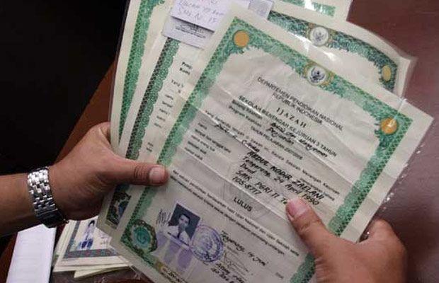 Kadisdik Riau Bungkam Ditanya Soal Ijazah Paket B dan C