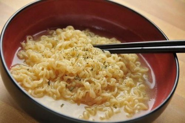 Cuma Makan Mi Instan Tiap Hari, Pria Ini Gugat Cerai Istrinya
