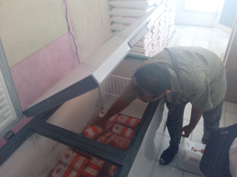 Bulog Dumai Stok 200 Kilogram Daging Beku
