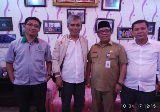Ketua Panitia Melaporkan rencana Kegiatan Mayday 2017 dengan Kadisnaker Dumai