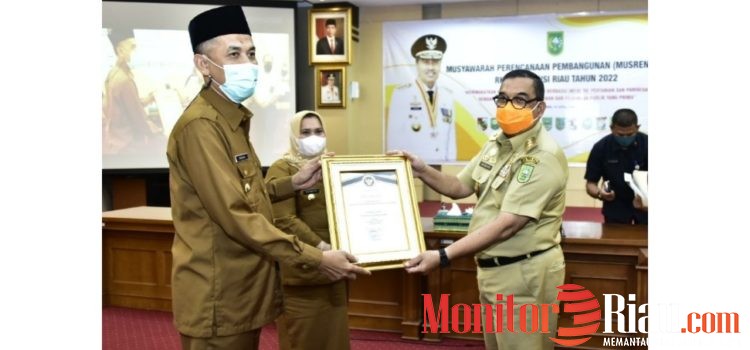 Kota Dumai Raih Peringkat I Penghargaan Pembangunan Daerah Tingkat Provinsi Riau