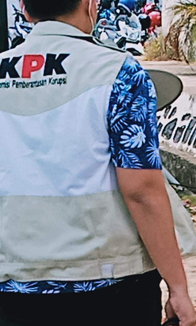 KPK Geledah Ruangan Kadisdik Kepri