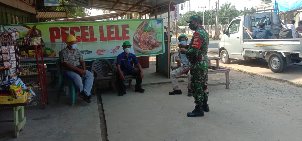 Babinsa Koramil-02 Lakukan Sosialisasi Pencegahan Covid-19