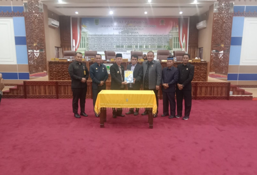 Paripurna DPRD Rohil, Bupati Afrizal Sintong Sampaikan Nota Keuangan RAPBD 2023