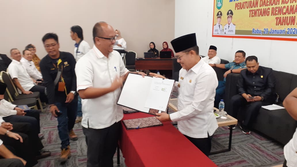 Pemko Dumai dan PLN Tandatangani MoU Kelistrikan dan Energi