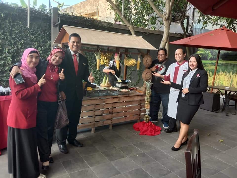 Yuk Ngopi di Warung Santuy Hotel Grand Zuri Dumai