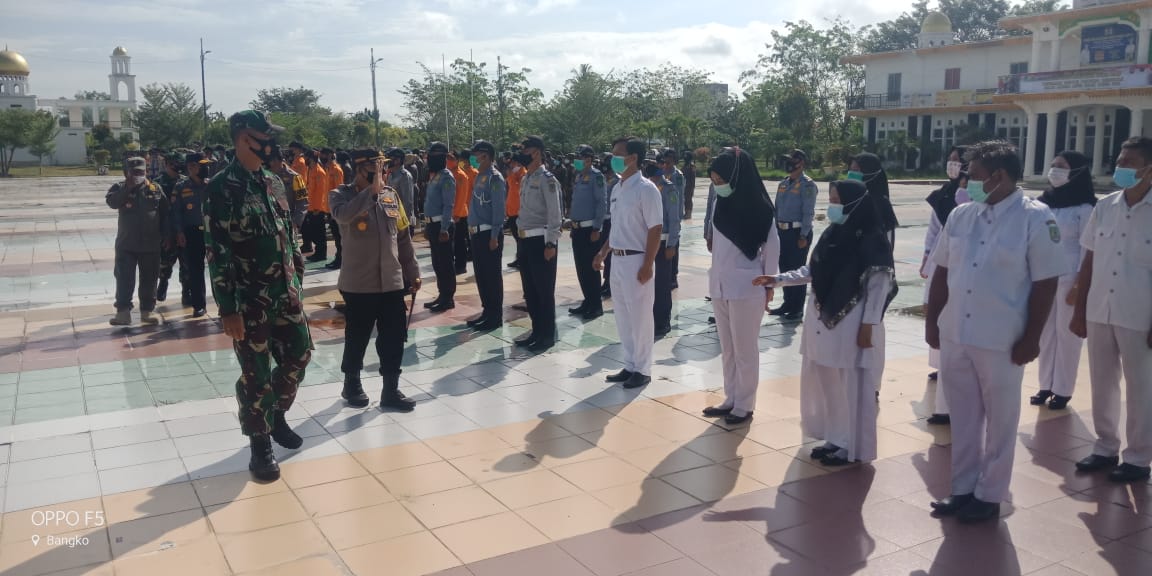 Kapolres Rohil Bersama Dandim 0321/Rohil Pimpin Apel Kesiapsiagaan Perayaan Imlek 2021