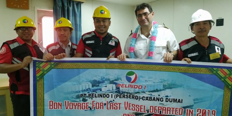 Pelindo I Dumai Lepas Kapal Terakhir di Tahun 2019 dan Sambut Kapal Pertama di Tahun 2020