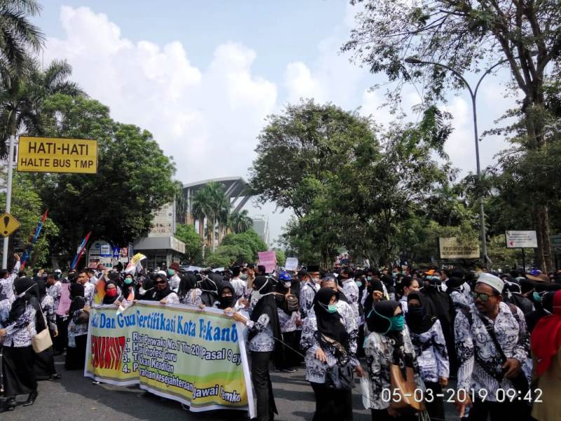 Tuntut TPP, Seribuan Guru  Gelar Aksi Demo