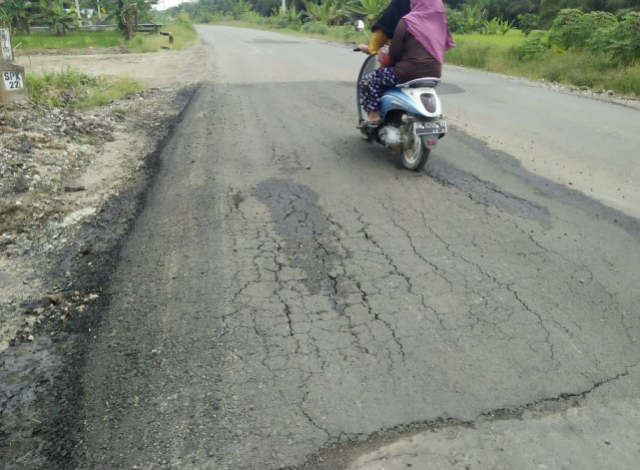 Baru Dikerjakan, Jalan Lintas Siak-Sungai Pakning Rusak Lagi
