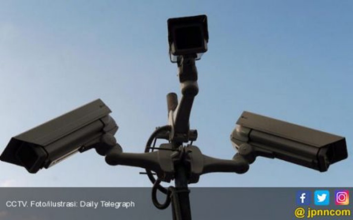 Pria Ini Terekam CCTv Ketika Berbuat Tidak Terpuji di Masjid