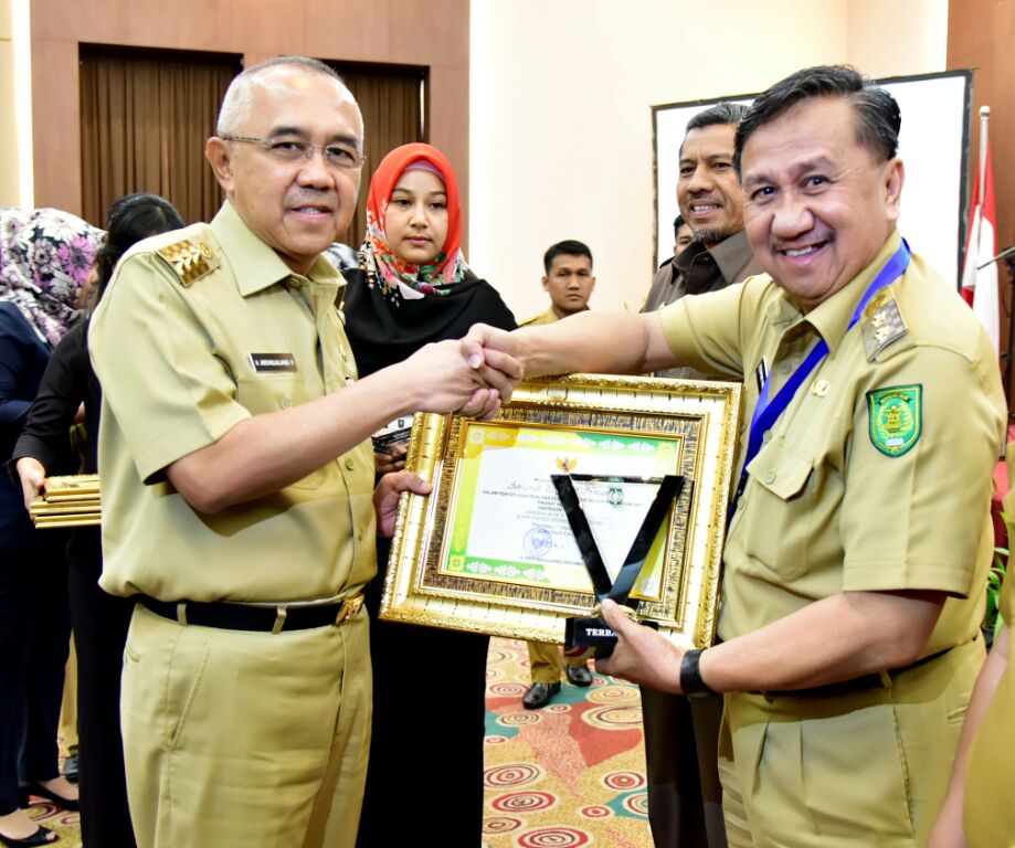 Pemkab Inhil Dapat Anugerah Pangripta Nusantara 2017