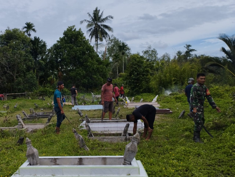 Giat Komsos dan Gotong Royong Bersama Masyarakat Dilakukan Oleh Serka Eri Efrianto