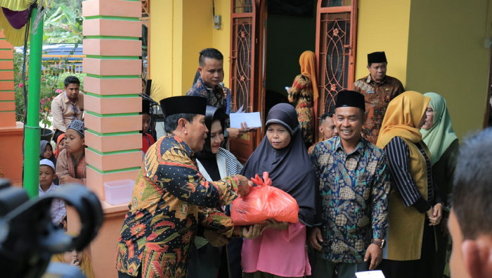 Masyarakat Desa Tanjung Medan Apresiasi Kinerja Bupati Rohul Membangun Desa