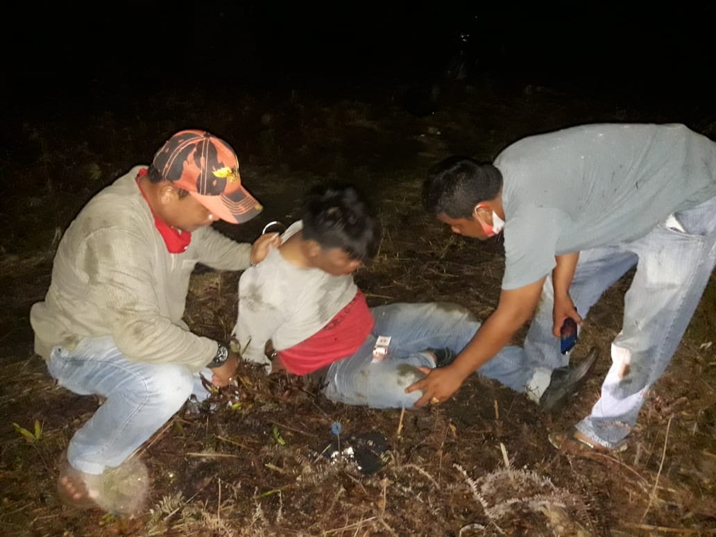 Lagi Asik Ngabu Di Kebun Sawit Di Cokok Polisi