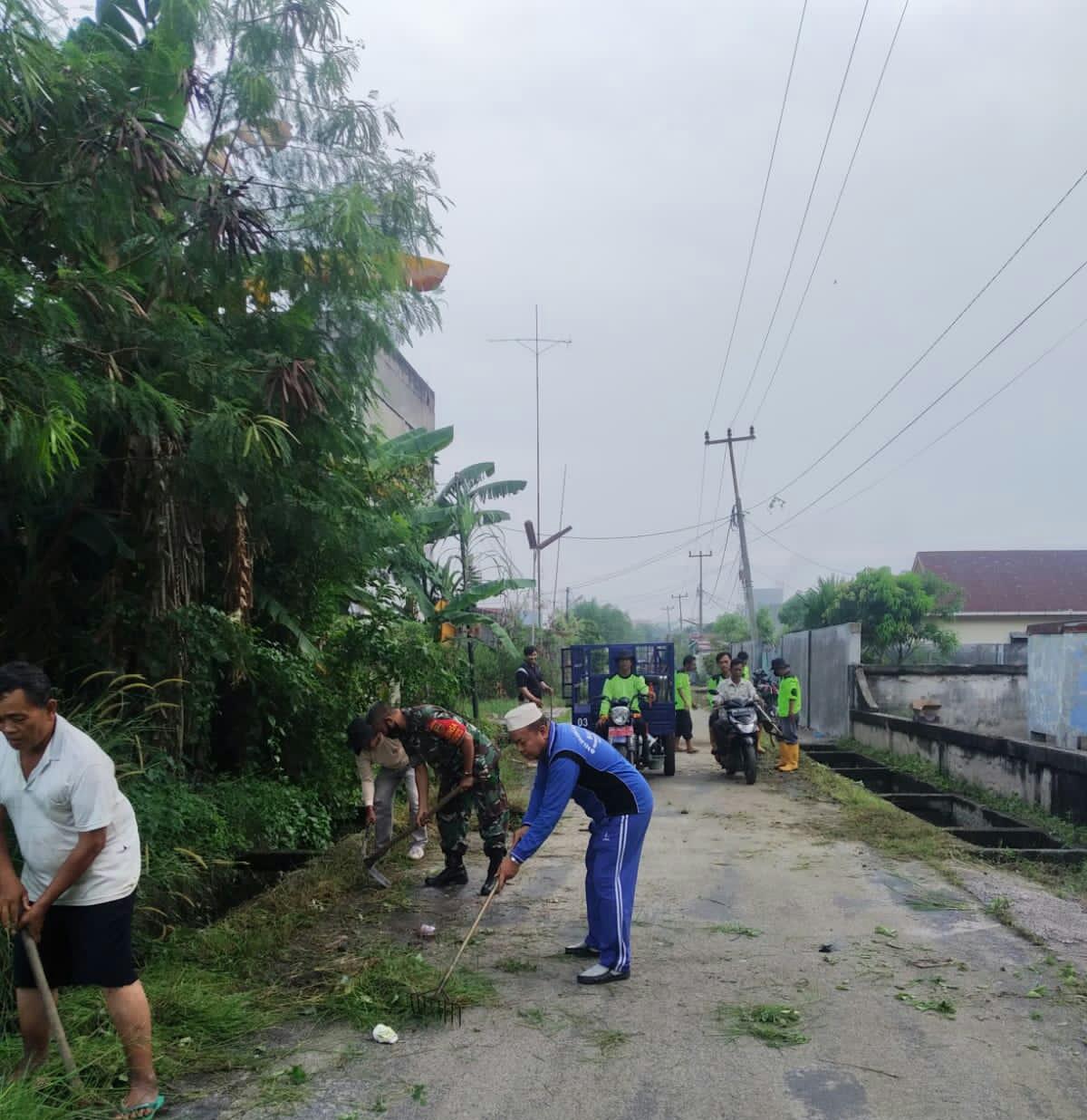 Peltu Wawan Goro Bersama Masyarakat dan Forum RT