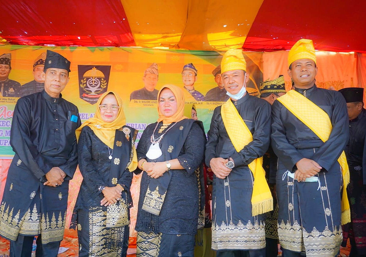 Bupati dan Wabup Rohil Dapat Gelar Datuk Setia Adat