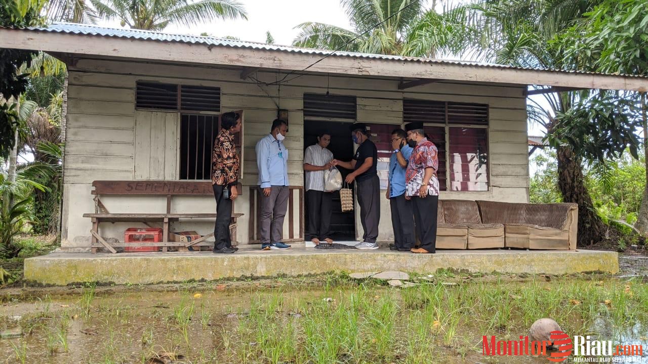 Demokrat Sentuh Penyandang Disabilitas Dalam Gerakan Peduli dan Berbagi