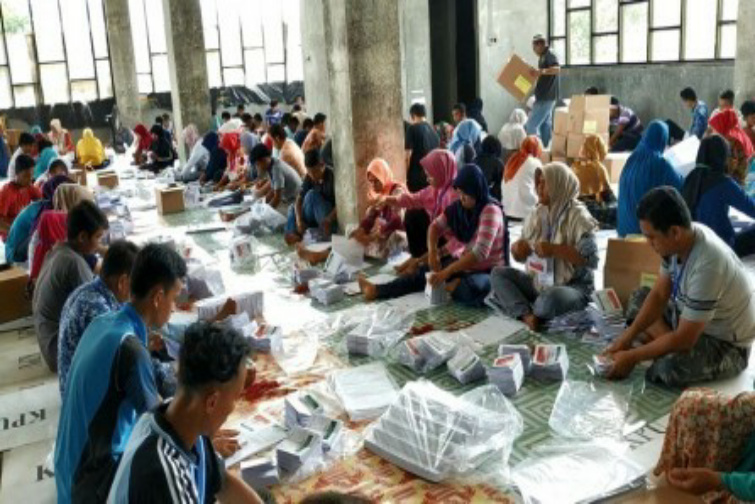 Bawaslu Riau Temukan Puluhan Ribu Surat Suara yang Rusak