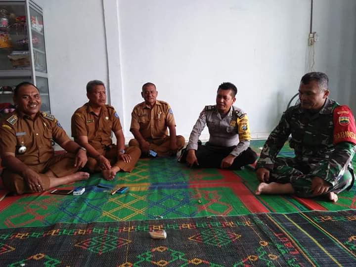 Camat Panai Tengah Diskusi Bersama Unsur Muspika untuk Kuatkan Silaturahmi