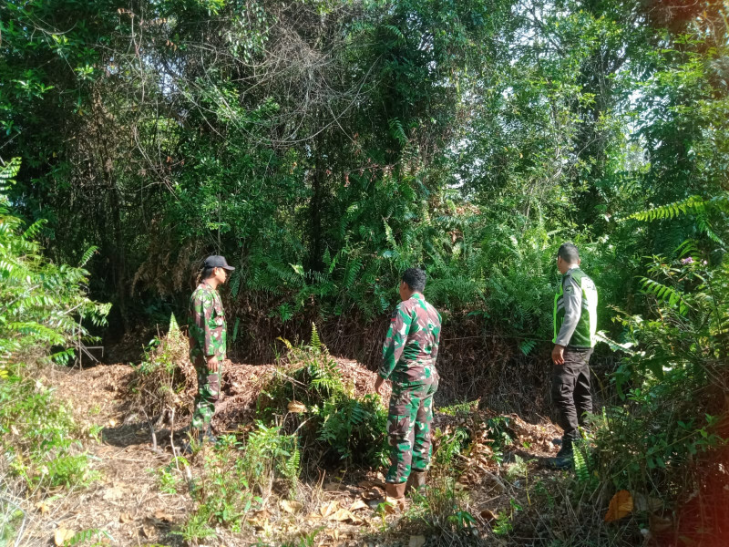 Semangat Cegah Karhutla Ditunjukkan Oleh Babinsa Koramil 06 Merbau