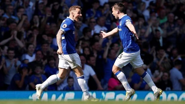 Everton Bantai Manchester United