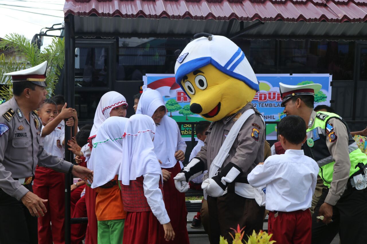 Polres Inhil Gelar Rekreasi Edukatif di SDN 032 Tembilahan