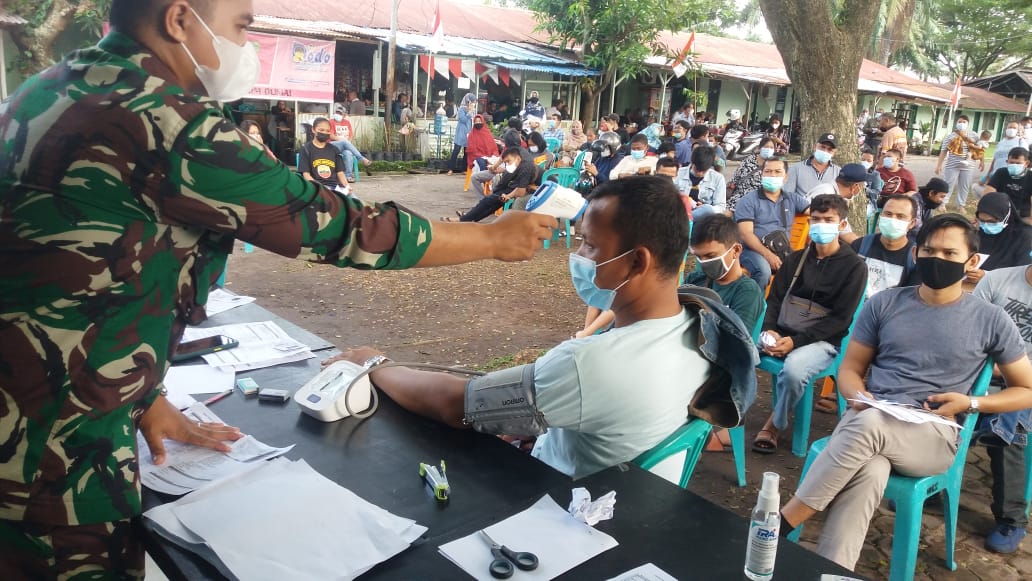 Kodim 0320/Dumai Laksanakan Vaksinasi untuk Masyarakat
