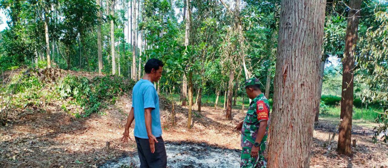Serma Azman Edukasi Masyarakat Mengenai Bahaya Karhutla