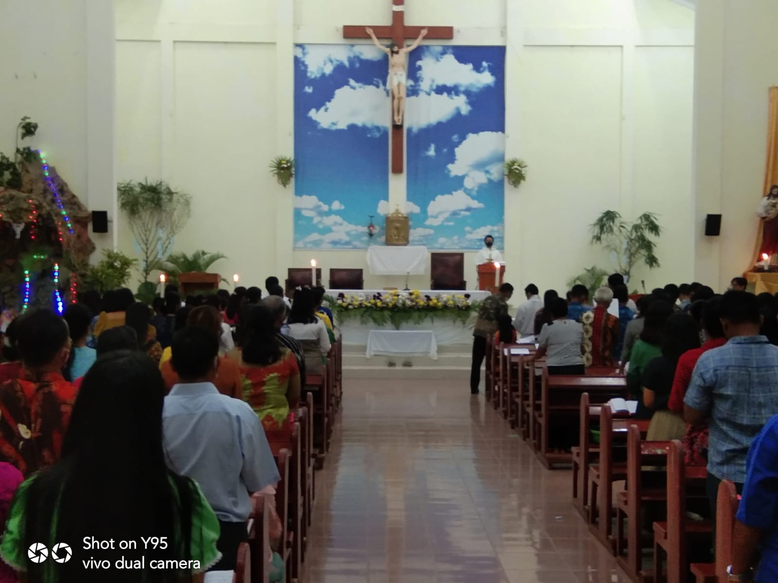 Lantunan Malam Kudus Menggema di Gereja Katolik Pasir Pengaraian