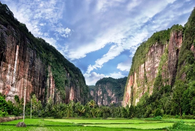 Lembah Harau, Wisata Alam Memukau di Sumbar