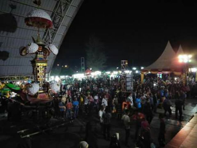 Amriz Arifin, 'Gempar'kan Kota Dumai