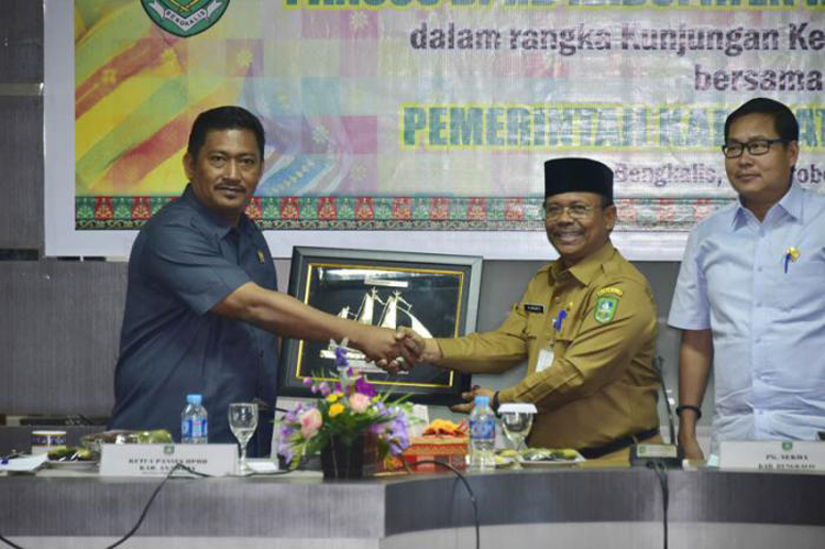 Ingin Memekarkan Wilayah, Rombongan Pansus DPRD Anambas Belajar ke Kabupaten Bengkalis