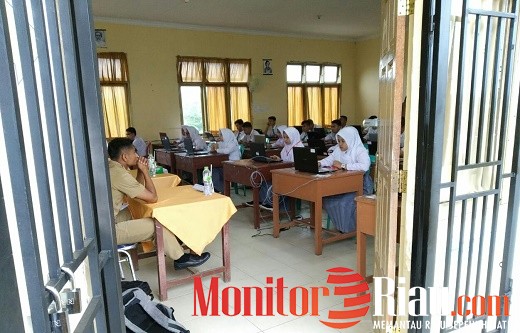 UNBK SMA dan MA di Rohul Diwarnai Listrik Padam dan Internet Lelet