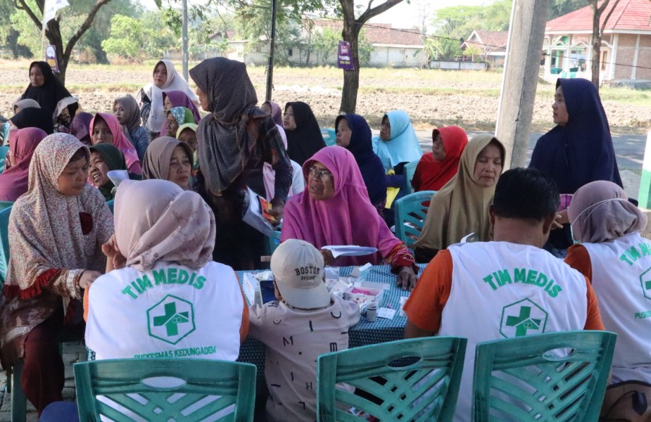 TMMD 129 di Kesongo, Dinkes Bojonegoro Adakan Layanan Pengobatan secara Gratis