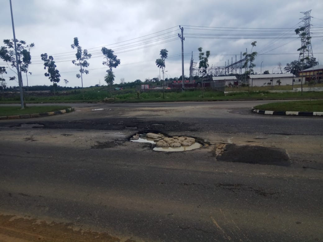 Jalan Hancur Tidak Terawat, Anggaran Swakelola Pemeliharaan dan Perawatan Jalan Dipertanyakan LSM