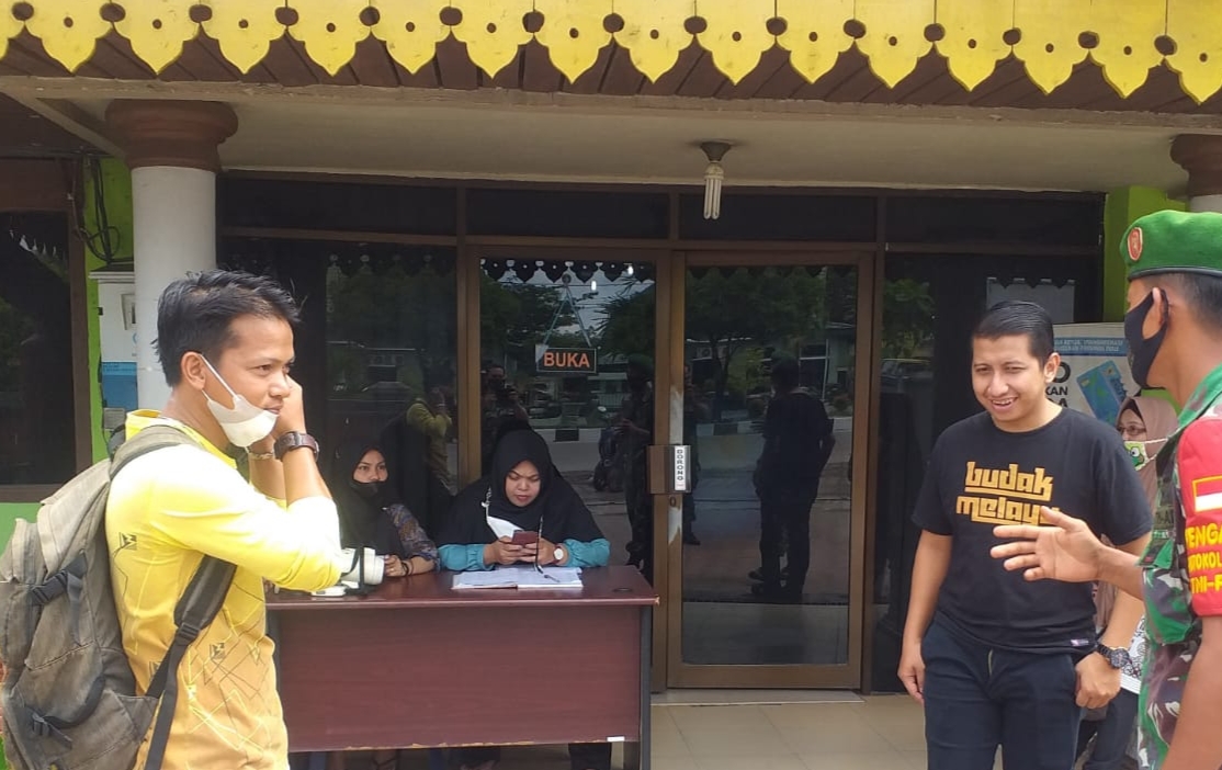 Lawan Covid-19, Sertu Sugianto Babinsa Koramil/01 Kelurahan STDI Sampaikan Ini