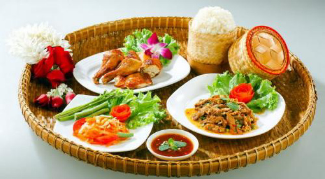 Berburu Kuliner Thailand di Sentul, Mulai dari Pasta Kari hingga Tomyum!