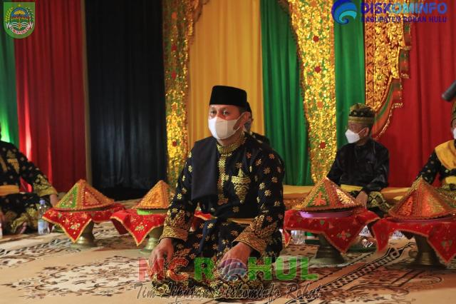 Wabup, Danrem dan Pimpinan DPRD Rohul Ditabalkan Gelar Adat