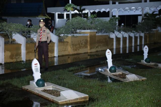 Andi Rusli Wakili DPRD Inhil pada Apel Kehormatan dan Renungan Suci HUT RI ke-76