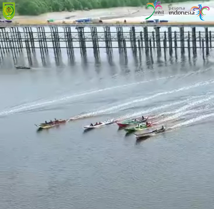 Angkat Kearifan Lokal, Festival Pacu Sampan di Sungai Luar Berlangsung Meriah