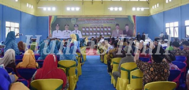 Bupati Inhil Lantik Penjabat Kepala Desa Nyiur Permai