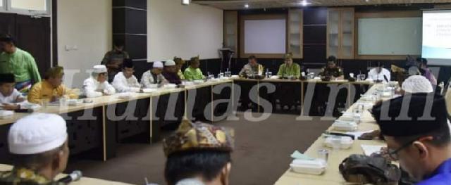 Bupati Inhil Pimpin Rapat Evaluasi Forum Silaturrahmi Ulama dan Umara