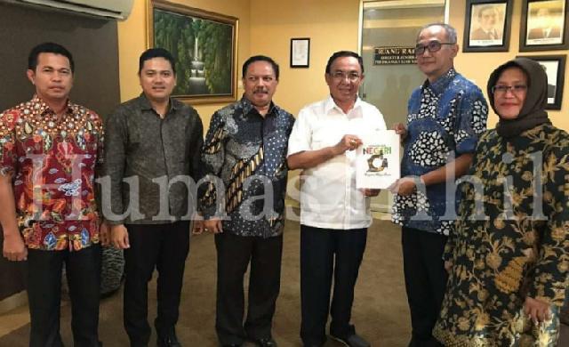 Bupati Inhil Bahas Peluang Investasi dan Ekspor Kelapa Bersama Kemendag RI