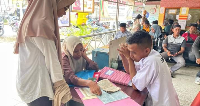 Pj Bupati Herman Periksa Proses Pengurusan Dokumen Kependudukan