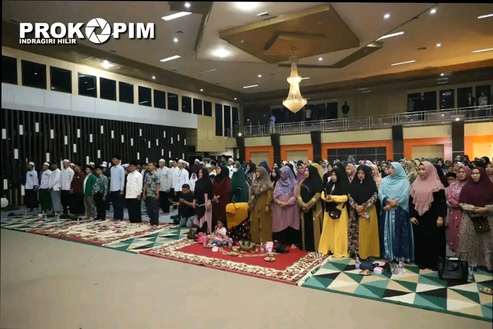 Bupati Wardan Membuka Festival Banjari